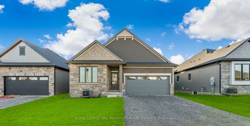 82 Homestead Dr, Niagara Falls, ON, L0S1J0 | Card Image