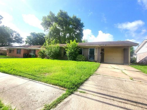 5514 S Acres Dr, Houston, TX, 77048-1214 | Card Image