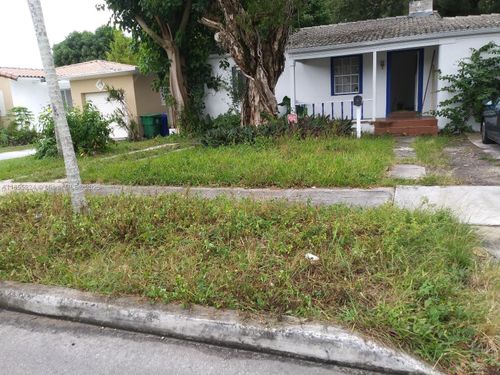 2608 Sw 11th St, Miami, FL, 33135-4812 | Card Image