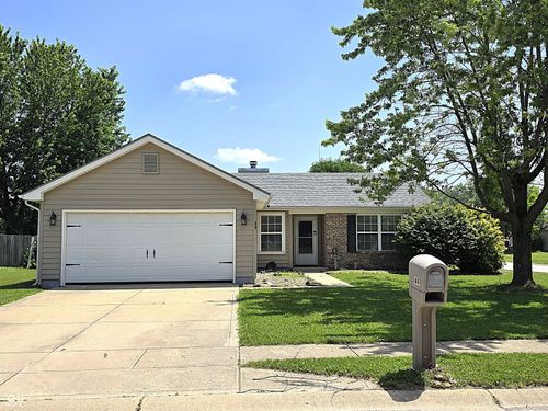 49 Meadow Creek East Blvd, Whiteland, IN, 46184-9691 | Card Image
