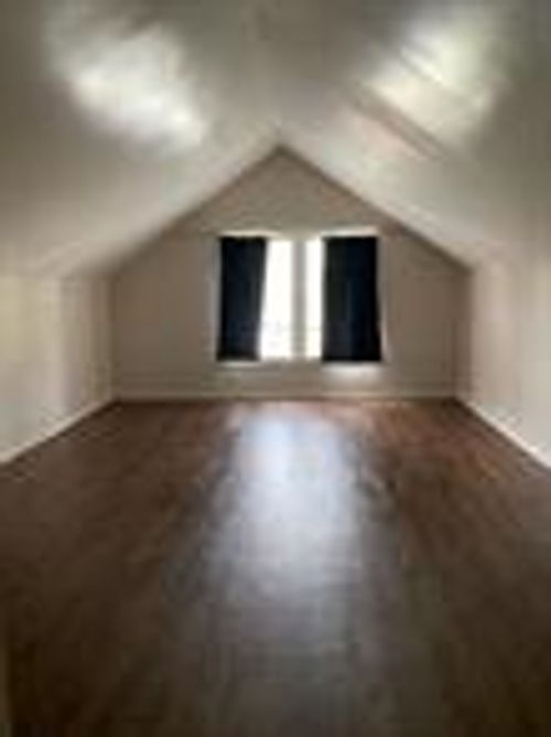 attic-800 Travis St, Columbus, TX, 78934-1960 | Card Image
