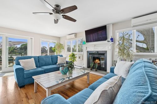 81 Beach Road, Riverhead, NY, 11901 | Card Image