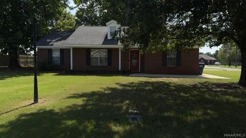 90 Scarlet Oak Dr, Deatsville, AL, 36022-5083 | Card Image