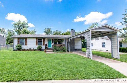 1119 N Oklahoma Ave, Claremore, OK, 74017-6463 | Card Image