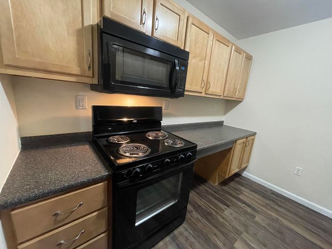 APT-105 - 10 Sentinel Ct, Condo with 2 bedrooms, 2 bathrooms and null parking in Manchester NH | Image 14