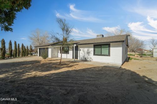 40604 154th St E, Lake Los Angeles, CA, 93535-7028 | Card Image