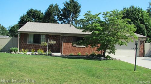 1858 Lerene Dr, Commerce Township, MI, 48390-2645 | Card Image