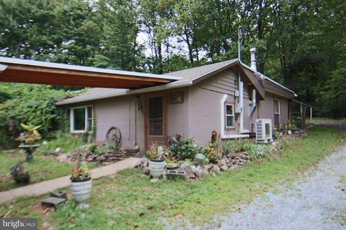 9706 Mountain Rd, GRANTVILLE, PA, 17028-9330 | Card Image