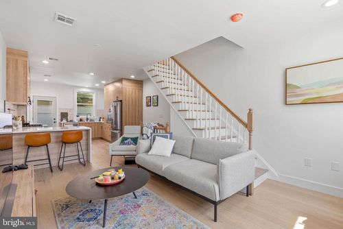 2117 Clymer St, PHILADELPHIA, PA, 19146-1210 | Card Image