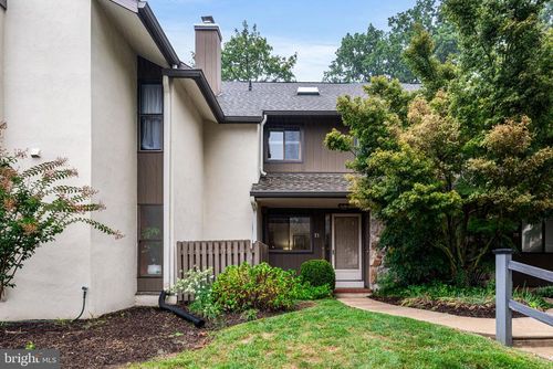 71-71 Oak Knoll Dr, BERWYN, PA, 19312-1283 | Card Image