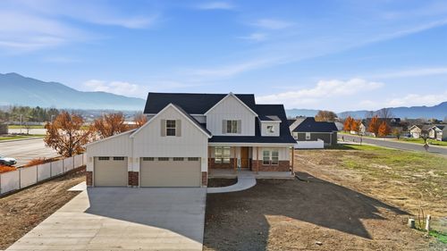 76 W 200 S, Hyde Park, UT, 84318-3217 | Card Image