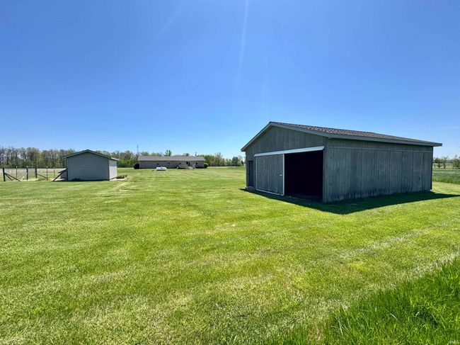 7020 E County Road 1200 N, House other with 3 bedrooms, 2 bathrooms and null parking in Eaton IN | Image 32