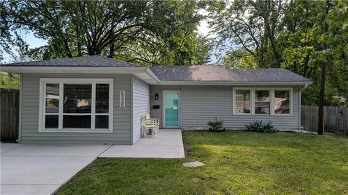 5335 Maple St, Mission, KS, 66202-1906 | Card Image