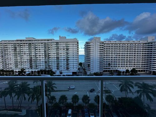 11w-5600 Collins Ave, Miami Beach, FL, 33140-2411 | Card Image