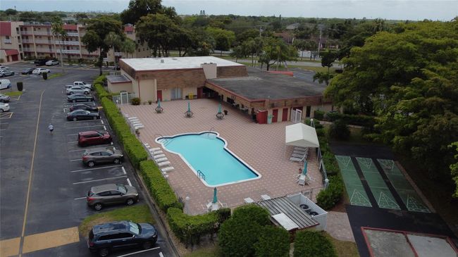 APT-306 - 1015 Country Club Dr, Condo with 1 bedrooms, 2 bathrooms and null parking in Margate FL | Image 6