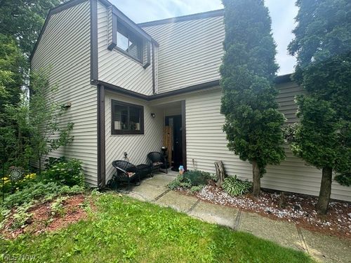 9806 Country Scene Lane, Concord, OH, 44060 | Card Image