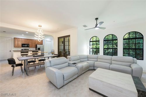 13004-9145 Chula Vista St, NAPLES, FL, 34113-3285 | Card Image