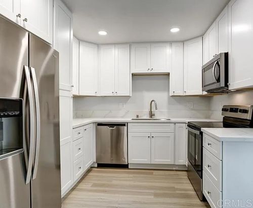 i-501 N Ditmar St, Oceanside, CA, 92054-3009 | Card Image