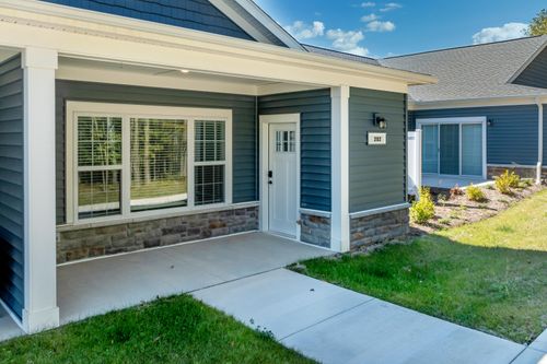 1967 W Sugaree Ln, OAK CREEK, WI, 53154-5917 | Card Image