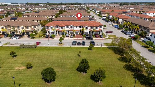 3419 W 105th Pl, Hialeah, FL, 33018-1247 | Card Image