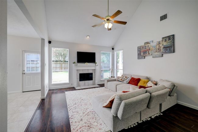 13710 Wheatbridge Dr, House other with 3 bedrooms, 3 bathrooms and 4 parking in Houston TX | Image 9