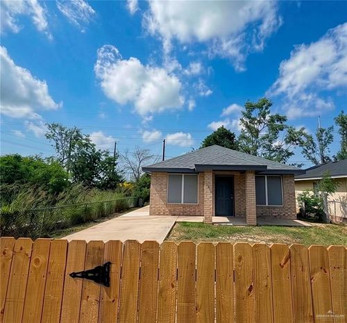 815 Pueblo St, Mission, TX, 78572-4935 | Card Image