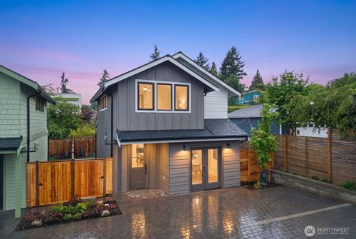 b-524 Ne 89th St, Seattle, WA, 98115-2943 | Card Image