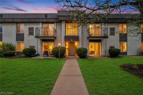 apt-202-8583 N Akins Rd, North Royalton, OH, 44133-4762 | Card Image