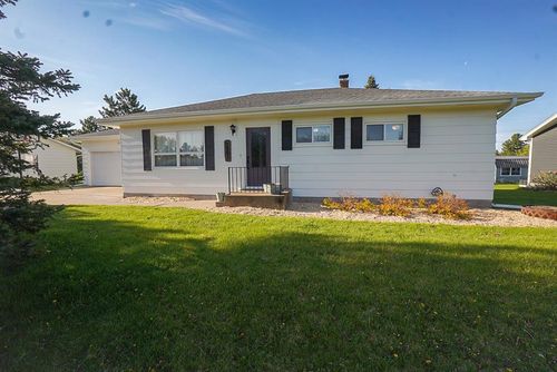 2551 Sunridge St, Eau Claire, WI, 54703-4847 | Card Image