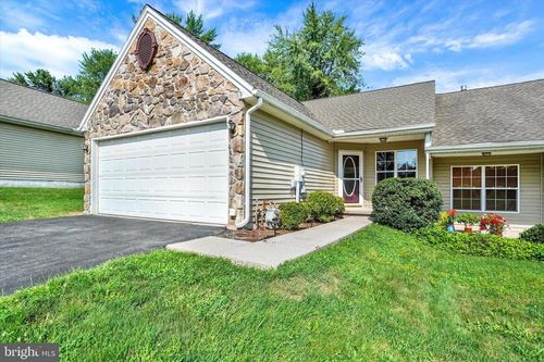 1712 Boxwood Ct, DOVER, PA, 17315-3797 | Card Image