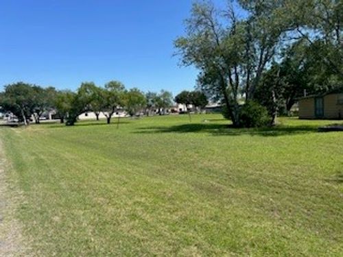 000 E Main St, Skidmore, TX, 78389 | Card Image