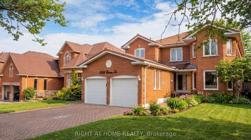 2088 Perran Dr, Mississauga, ON, L5K2R4 | Card Image