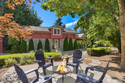 6575 Ne Honeysuckle Ln, Bainbridge Island, WA, 98110-1272 | Card Image