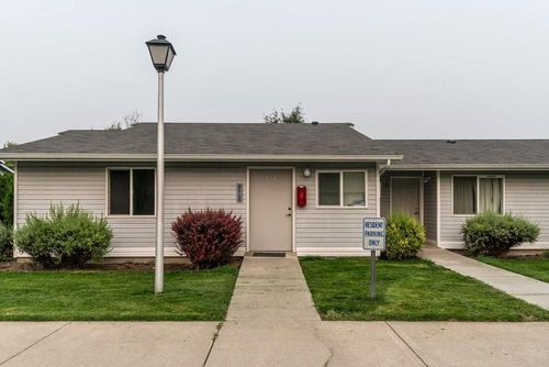 550 E 8th Ave, Kettle Falls, WA, 99141-8641 | Card Image