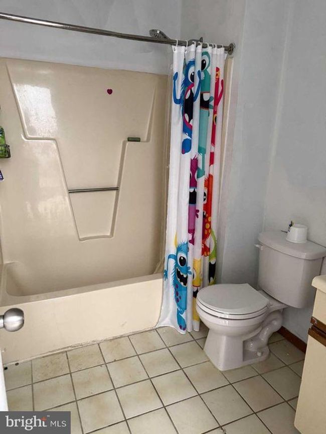 3301 Windermere Dr, Townhouse with 3 bedrooms, 2 bathrooms and null parking in Bushkill PA | Image 6