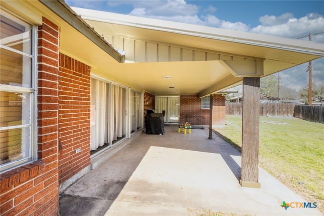 1413 Summit Dr, House other with 3 bedrooms, 3 bathrooms and null parking in Gonzales TX | Image 34