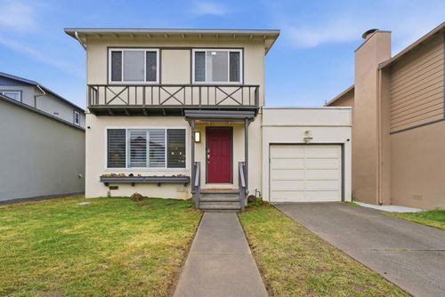 656 Forest Lake Dr, Pacifica, CA, 94044 | Card Image