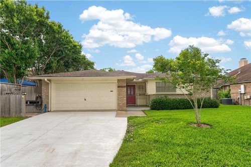 3042 Quail Hollow Dr, Corpus Christi, TX, 78414-3719 | Card Image