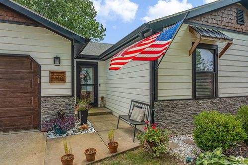 200 Sharon Dr, Lawrence, KS, 66049-4067 | Card Image