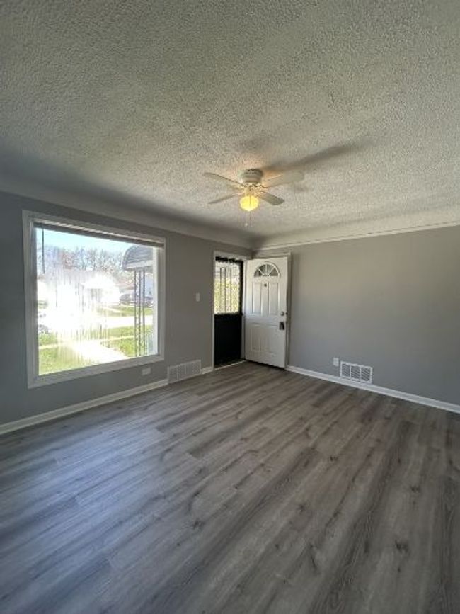 13667 Birrell St, House other with 2 bedrooms, 1 bathrooms and null parking in Southgate MI | Image 4