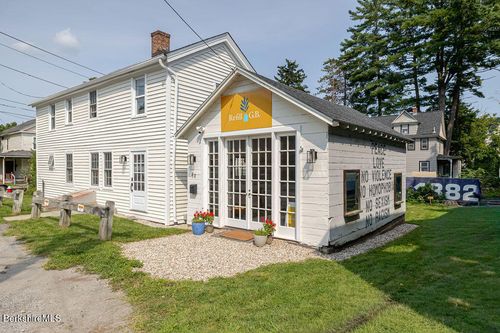 27 Rosseter St, Great Barrington, MA, 01230-1522 | Card Image