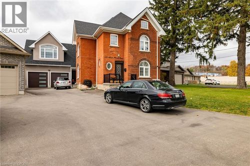 169 Mount Pleasant St, Brantford, ON, N3T1T6 | Card Image