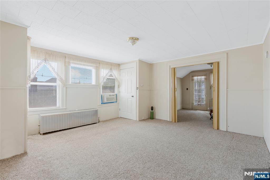 Residential Lease in Hawthorne 3