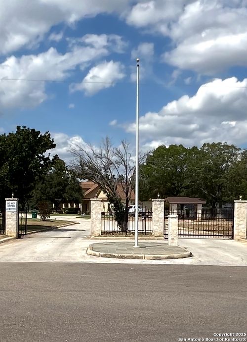 20132 Kensington Ct, Lytle, TX, 78052-4102 | Card Image