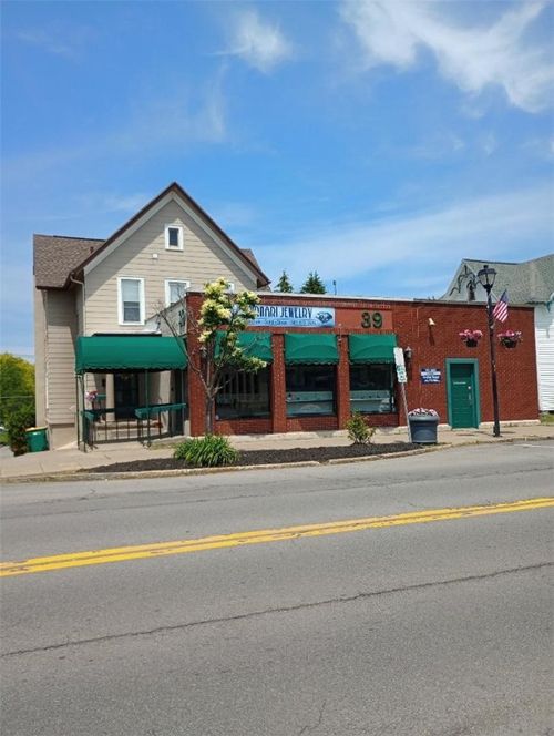 39 W Main St, Webster, NY, 14580-2933 | Card Image