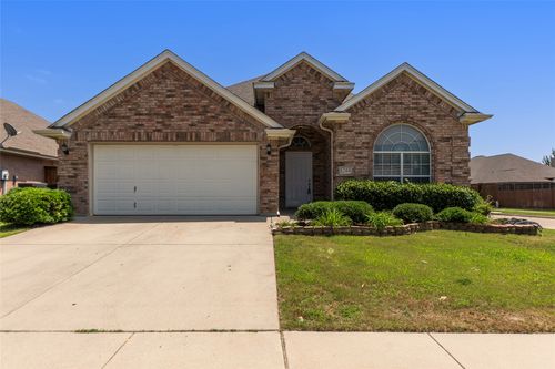 8244 Edgepoint Trl, Hurst, TX, 76053-7438 | Card Image
