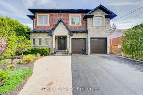 452 Fernleigh Cir S, Richmond Hill, ON, L4C1E6 | Card Image
