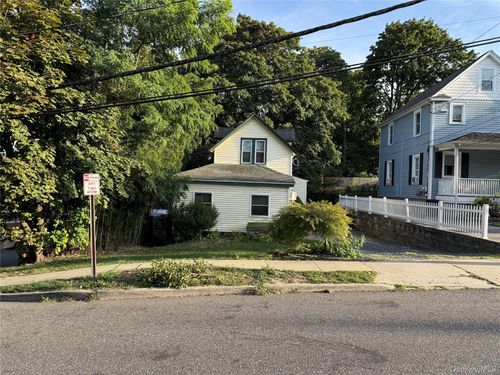 68 Central St, Huntington, NY, 11743-2626 | Card Image