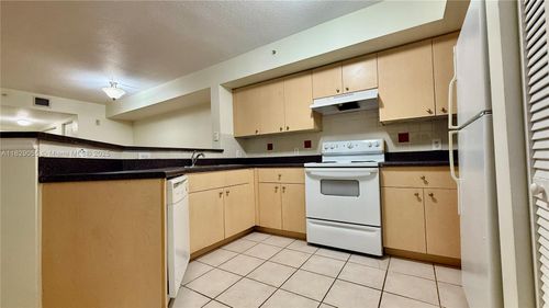 apt-102-4021 San Marino Blvd, West Palm Beach, FL, 33409-7730 | Card Image