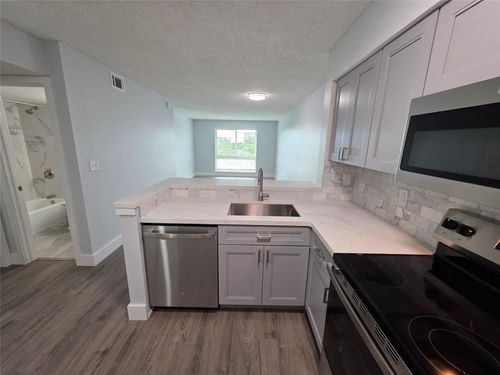 apt-505-2108 S Cypress Bend Dr, Pompano Beach, FL, 33069-4451 | Card Image